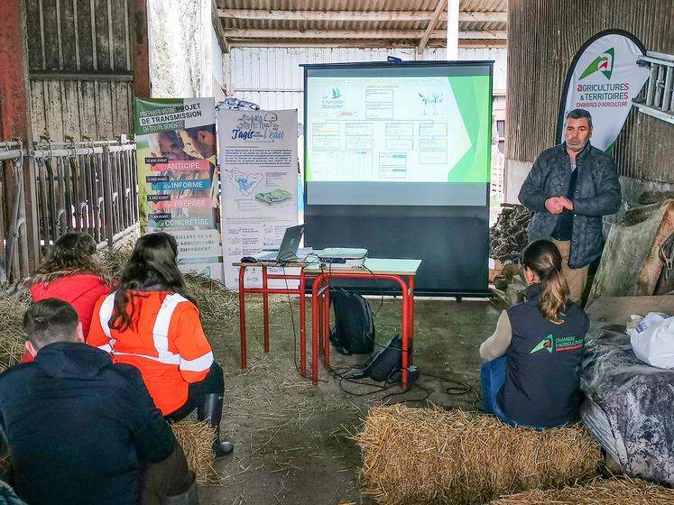 Frédéric Ollier (Coop Atlantique) a présenté le dispositif Éleveur & Engagé aux participants.