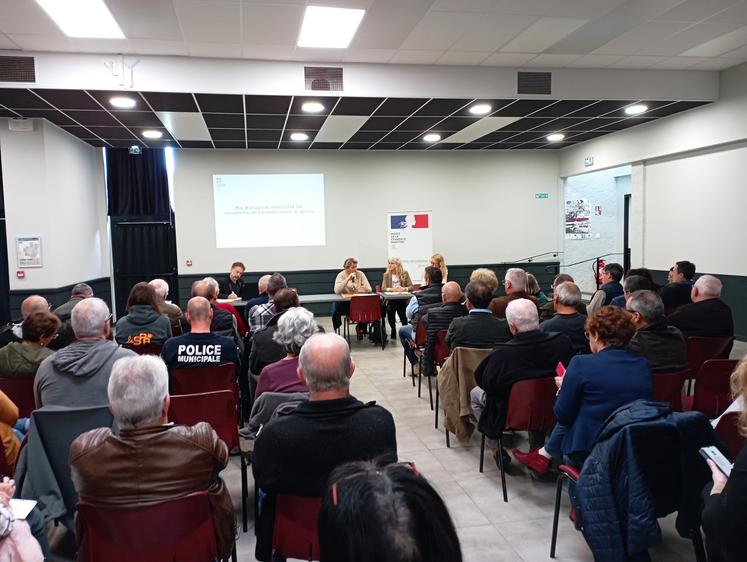 Tous les mairies de Haute-Saintonge étaient conviés à cette rencontre. Le 13 décembre, un webinaire sera organisé sur ce même thème pour l'ensemble des maires du département.
