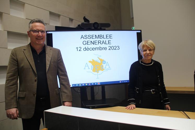Martine Jammet, présidente de l'Apesa 86, et Pierre-Olivier Hulin, secrétaire de l'association.