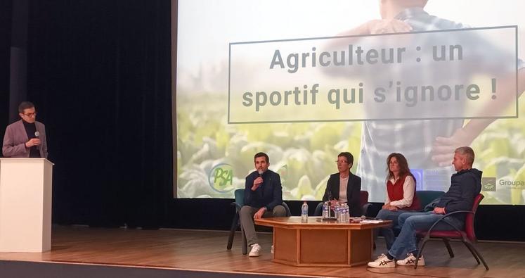 Stéphen Delcourt, Anne Bousseau-Monneau, Karyn Thiaudiere, Jean-François Marteau ont participé à la table ronde.