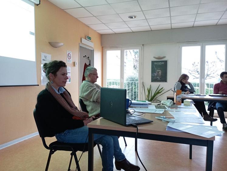 Céline Mathieu et Michel Girard de la Chambre d'agriculture 17-79 ont animé la rencontre.