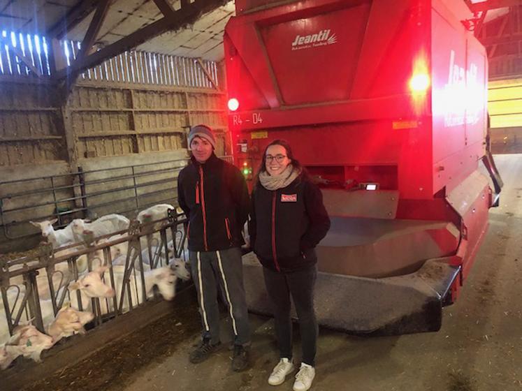 Le robot permet de créer une ration différente pour chaque lot.