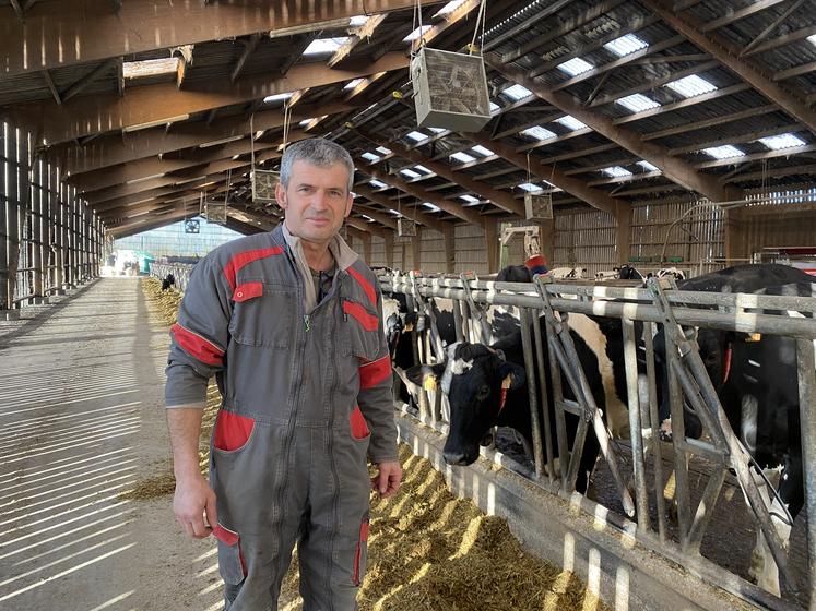 Didier Rambaud est installé à Saint-Symphorien, avec 120 vaches laitières.