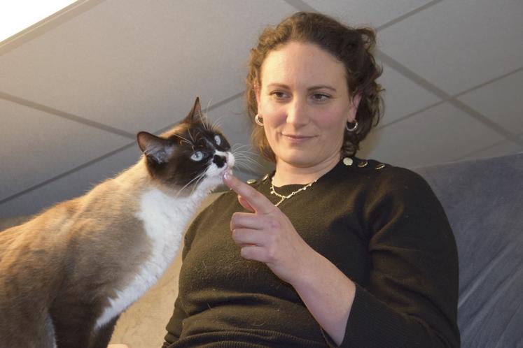 Maude Rochard et l'un de ses pensionnaires.