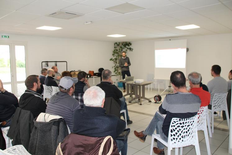 Louis-Marie Colcombet, ingénieur agroéconomiste à la Fnams a présenté Margis€m, un outil pour estimer la marge des contrats de multiplication de semences.