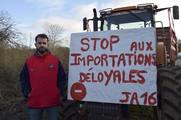 Yohan Rolland est ouvrier agricole à Rivières et Marillac-le-Franc.