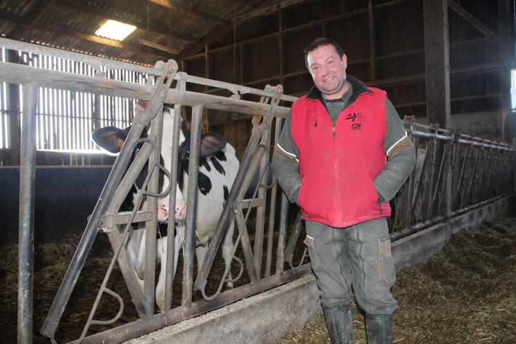 Guillaume Corbin élève 70 vaches laitières à Saint-Sauvant.