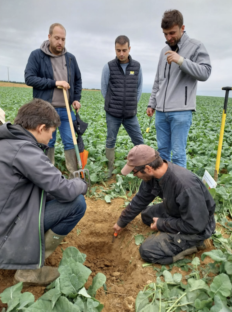 Le suivi de formation est prévu sur deux ans environ.