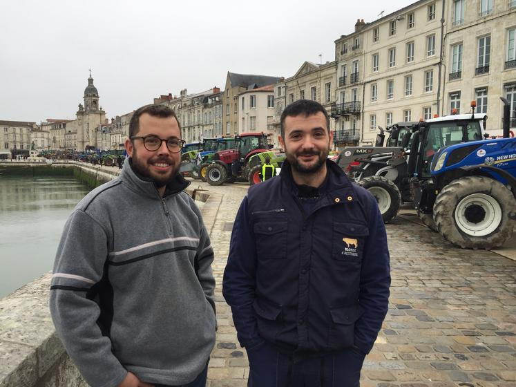 Kévin Ouvrard et Félicien Berthelot sont venus exprimer leur ras-le-bol, sur le port.