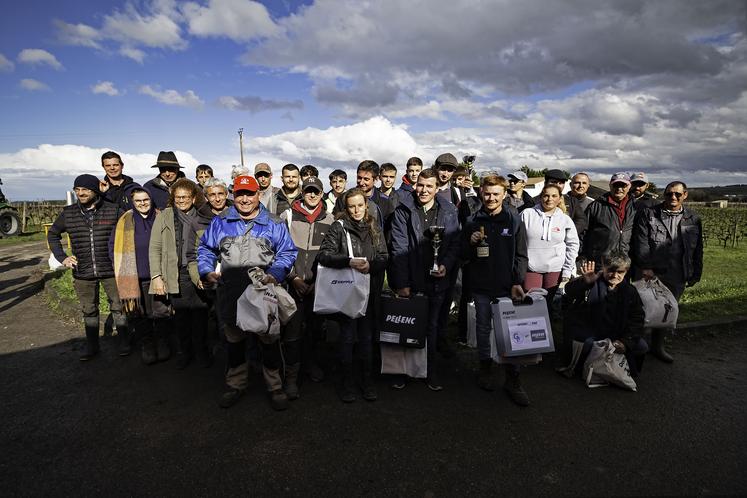 Les participants du concours de taille 2024 des JA de Haute-Saintonge, le 9 mars 2024 à St-Germain-de-Lusignan.