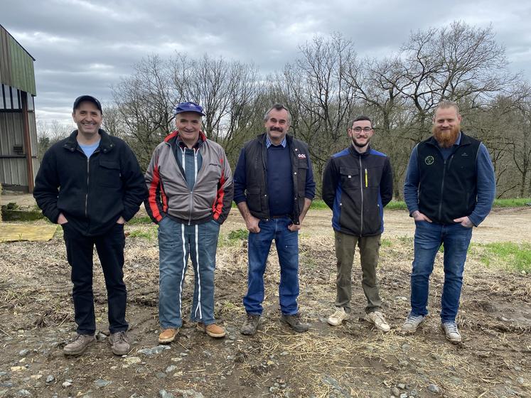 Olivier et Thierry Parent, Daniel et Valentin Nivault et François Agneray à Clavé 79