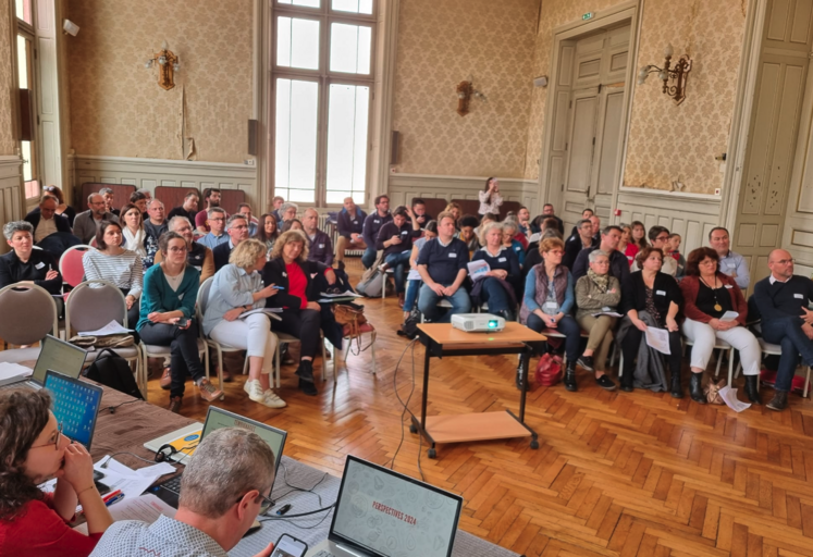 L'AG s'est déroulé à l'hôtel de ville de Niort. La municipalité alimente 22 points de livraison pour ses écoles avec les produits Résalis.