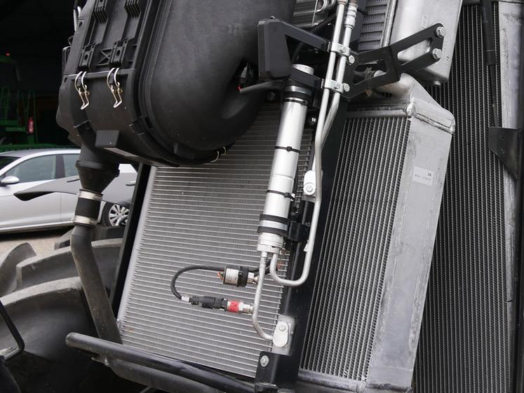 Le filtre déshydrateur est à remplacer selon les préconisations du constructeur, tous les 2-3 ans et dès que le circuit de climatisation est ouvert lors d'une intervention sur le tracteur.