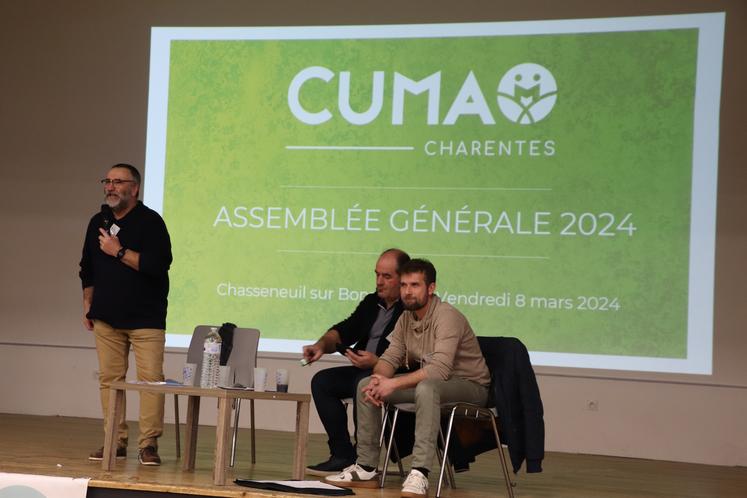 Jean-Yves Verhaeghen, président, à l'assemblée générale de la Fédération des Cuma des Charentes le 8 mars 2024 à la salle des fêtes de Chasseneuil-sur-Bonnieure.