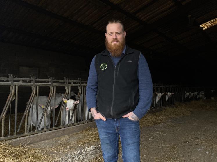 François Agneray, 39 ans, est hors cadre familial. Il apprécie la dimension de la ferme, "à taille humaine", avec des bâtiments fonctionnels et un troupeau en bon état.