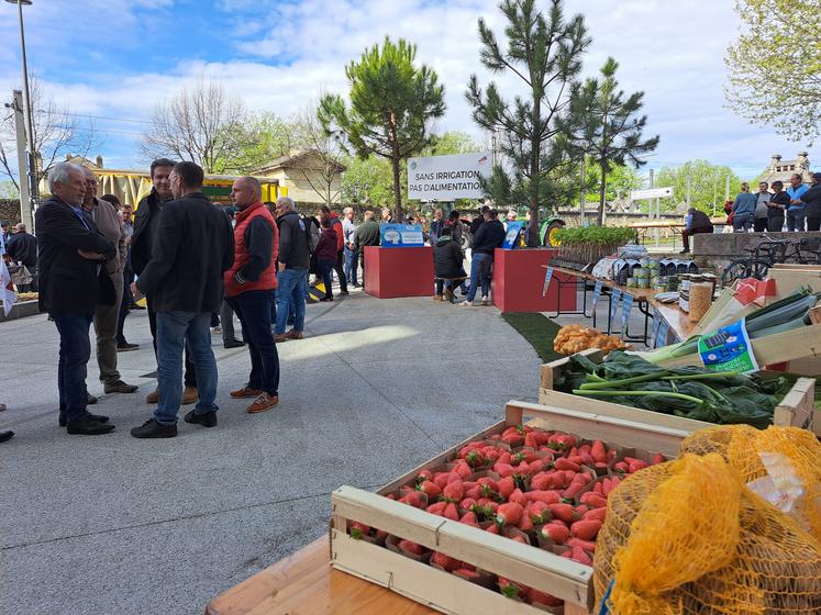 À l'issue de la manifestation l'ensemble des produits agricoles présentés ont été remis à la Banque alimentaire. 