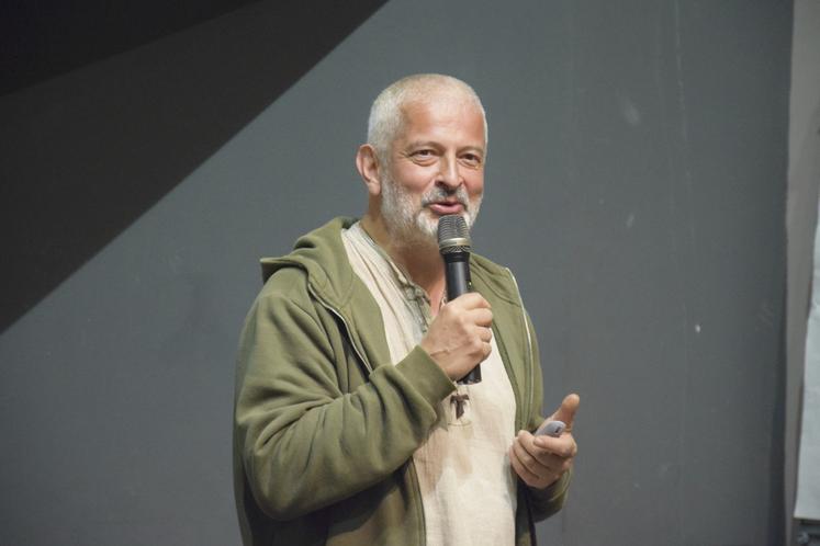 L'ingénieur agronome Hervé Coves était l'invité de Grand Angoulême pour parler de biodiversité et de l'importance de maintenir les sols vivants.