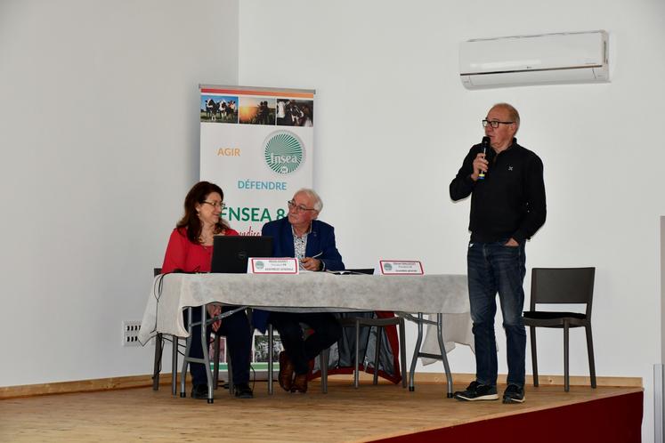 Olivier Mallecot et Régis Godet, Présidents des sections, et Nadège Renaud, FNSEA de la Vienne.