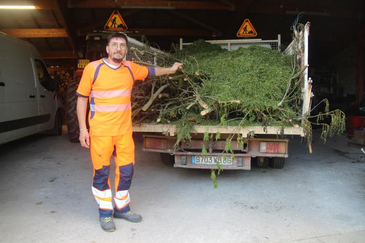 Depuis le mois de septembre, Cédric Gouin travaille pour la mairie de la Villedieu-du-Clain.