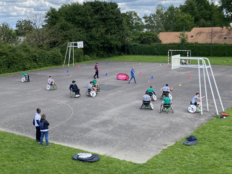 Plus de disciplines que d'habitude étaient proposées, comme la boxe ou le basket-fauteuil.