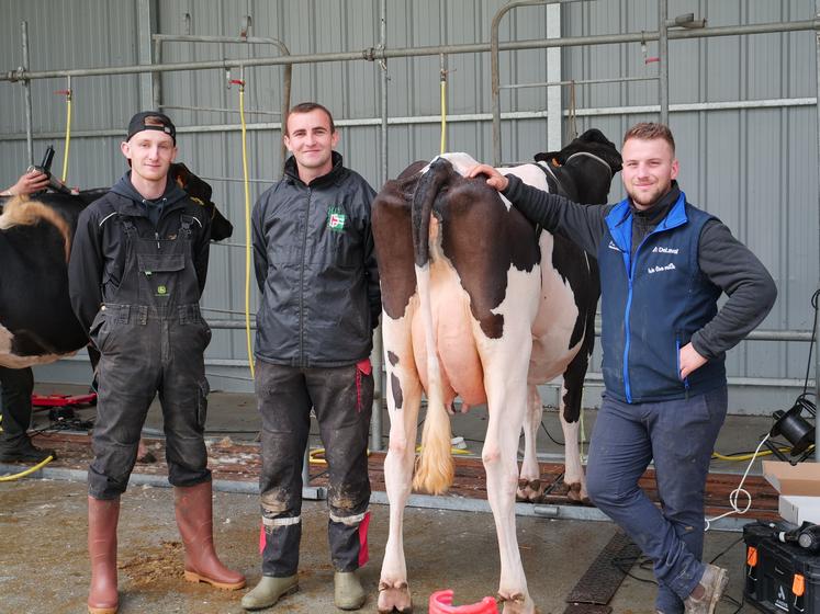 De gauche à droite : Laury Blusseau, Florian Ballanger et William Groizeleau.