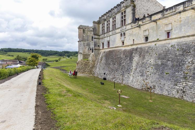 Le château de Bouteville a été inauguré le samedi 1er juin.