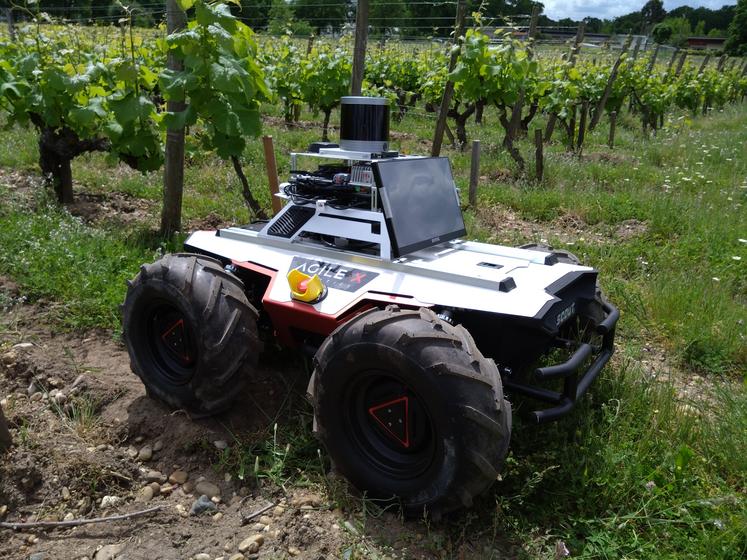 De nombreux exemplaires de robots viticoles ont été présentés.