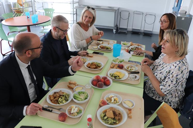 Le collège Pierre-Mendès-France a servi 30 % de bio et 25 % de local sur l'année 2023. Pour la période allant de janvier à juin 2024, c'est 23 % de bio et 19 % de local.