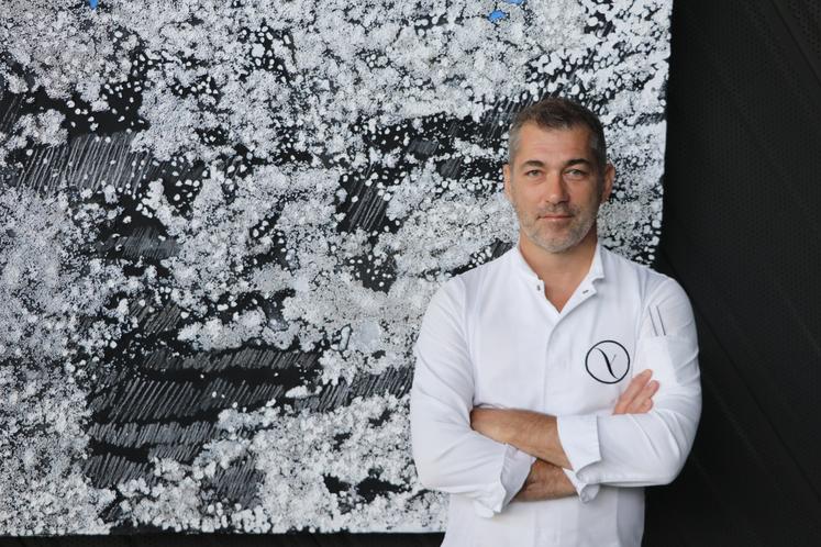 Guillaume Veyssière, chef aux Sources de Fontbelle à Angoulême et étoilé Michelin depuis 2021.