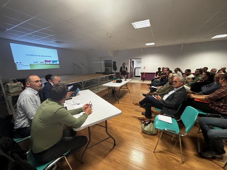 La réunion a attiré près de 150 personnes.