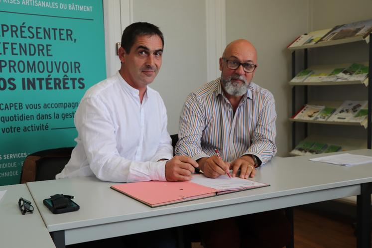 Signature de la convention entre la Capeb et initiative Charente