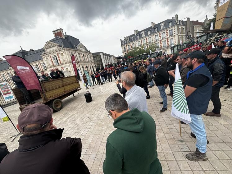 Un peu plus de 200 agriculteurs de Nouvelle-Aquitaine et au-delà se sont mobilisés.