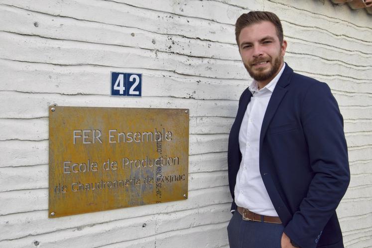 L'École de chaudronnerie, dirigée par Maxime Gacher, est située à Châteaubernard, 42 rue du Buisson Moreau.