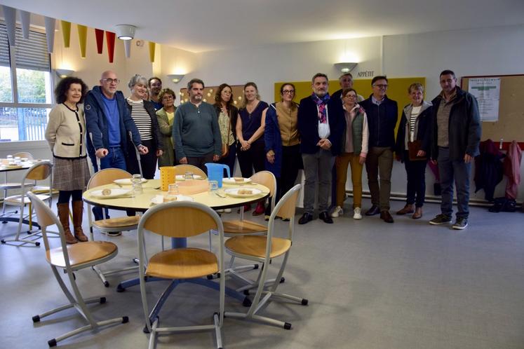 Élus et personnels de la restauration collective étaient réunis à l'école Jean-Monnet de Soyaux pour parler du label Ecocert.