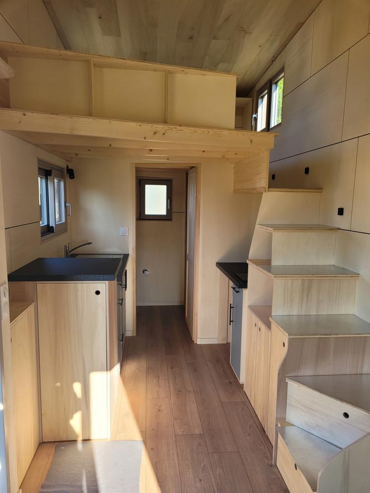 La tiny house est fabriquée à Sérigny par l'entreprise de Gilbert Busseau.