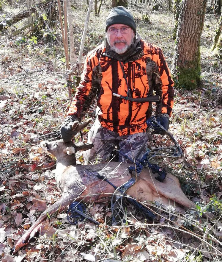 « À la chasse à l'arc, on ne tire pas beaucoup de flèches au grand gibier, le but étant de tirer prêt et à courte distance », explique Michel Allart.