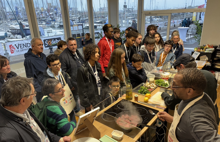 Le pavillon comportait deux espaces distincts, l'un dédié aux démonstrations et dégustations de produits locaux, l'autre, organisé autour d'une maquette d'exploitation agricole, dédié aux animations sur l'agriculture.