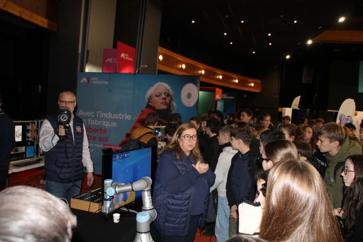 Le 1er forum des métiers de l'industrie qui se tenait la semaine dernière à Châtellerault avait vocation à présenter les entreprises industrielles du territoire.