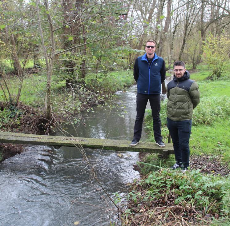 Les responsables de l'Adiv dénoncent des seuils de déclenchement des restrictions de l'usage de l'eau déconnectés des réalités du terrain.