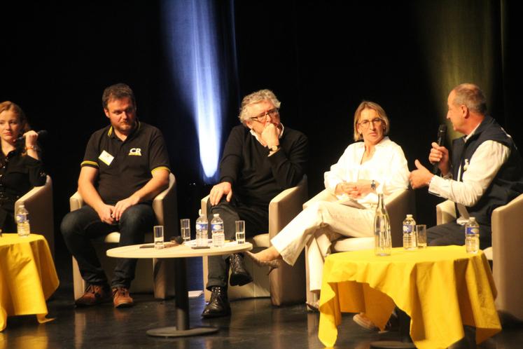 François Turpeau, président de la CR86, a participé aux discussions avec Michel Onfray et Véronique le Floch.