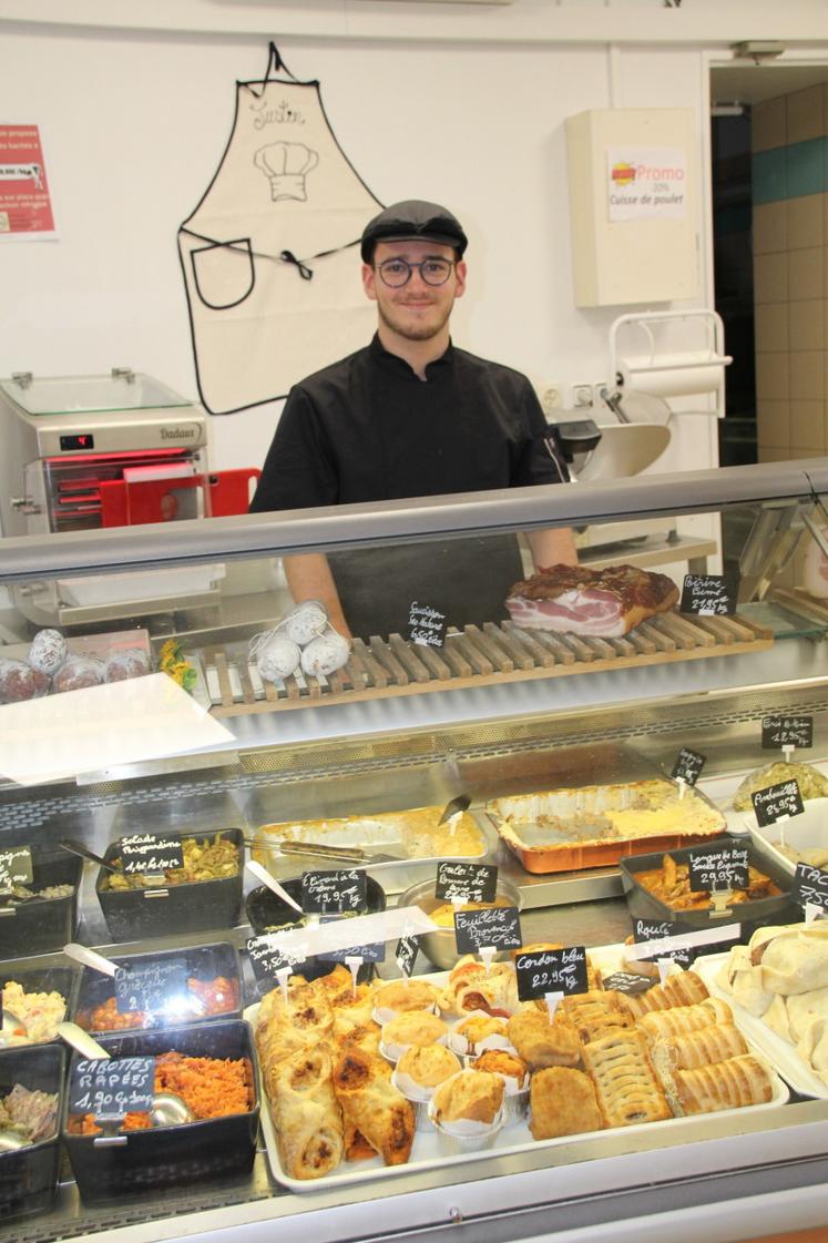 Justin Adolph était apprenti à La boucherie-charcuterie-traiteur de Vouzailles, qu'il a repris début octobre.