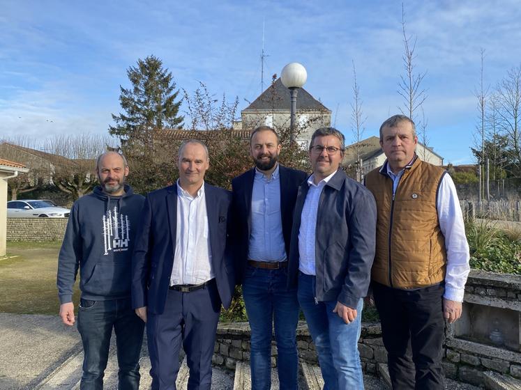 Romain Audebert, nouvel élu du CA, Paul Le Ber, directeur, Quentin Locqueville, directeur adjoint, Christophe Favreau, président et Jacky Berton, administrateur sortant.