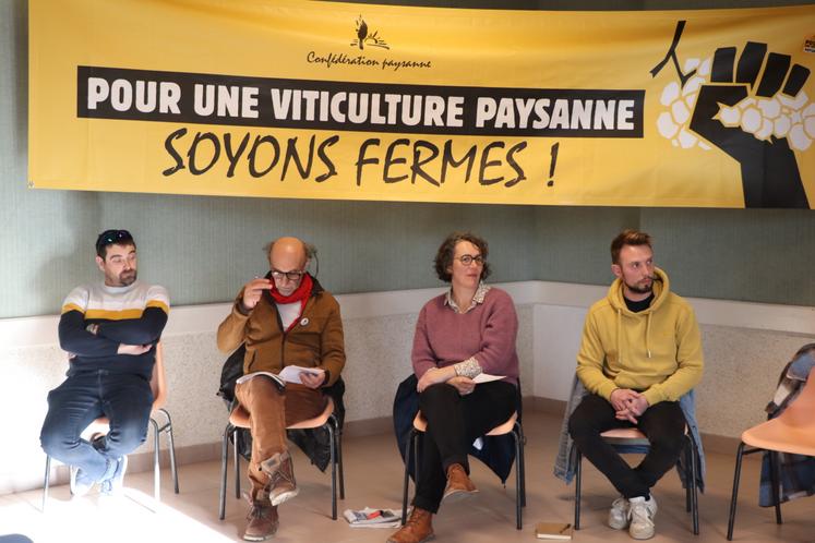 Anthony Brun, président de l'UGVC ; Michel Isouard, membre du comité national de la Confédération Paysanne et de la commission viticulture ; Agnès Fortin-Rousteau, porte-parole de la Confédération Paysanne de la Charente ; et Jérémy Morin, tête de liste de la Confédération paysanne en Charente-Maritime.