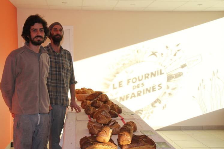 Baptiste Boittiaux et Antoine Dupouy sont deux des 4 associés autour de la reprise de la boulangerie de Romagne. 