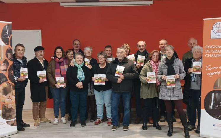 Les bénévoles lors de l'organisation du Salon des Sites Remarquables du Goût, ici en 2024.