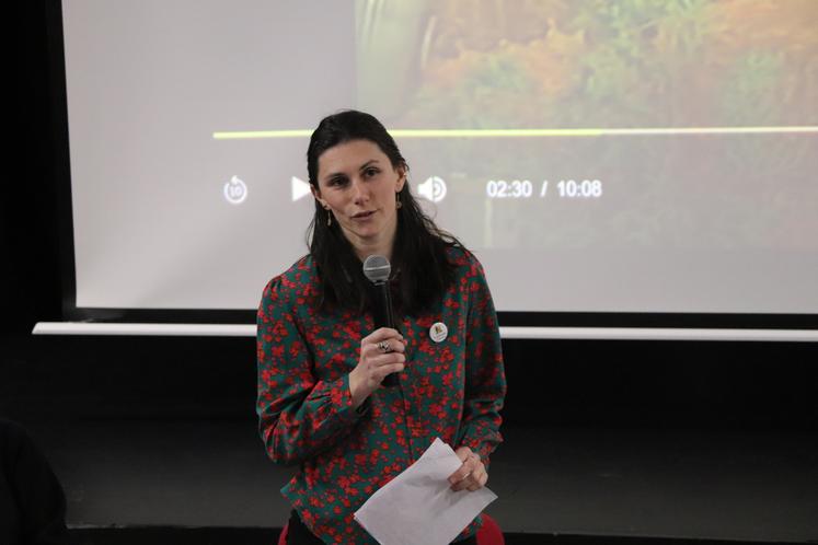 Marina Lonardi, agricultrice, sur la liste de la confédération Paysanne lors de la soirée sur la place des femmes en agriculture.
