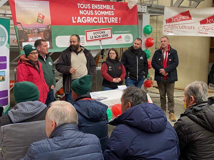 La FNSEA 16 et les Jeunes Agriculteurs ont reçu Jérôme Volle, vice-président de la FNSEA, et François-Xavier Hurpin, secrétaire général des Jeunes Agriculteurs. À lire dans la Vie Charentaise du 24 janvier.