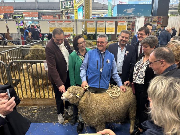 Philippe Berger était présent avec 7 moutons île de France.