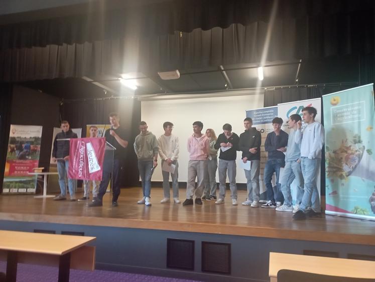 Par groupe, les jeunes ont restitué, pendant 10 minutes, leur étude de cas "installation".