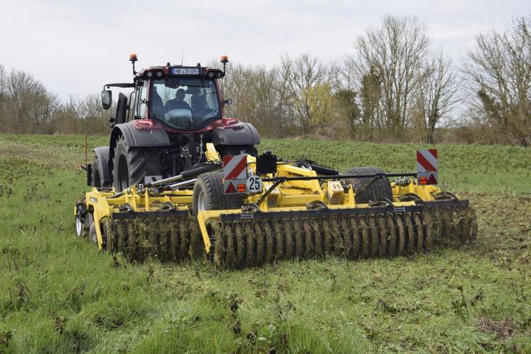 Déchaumeur à disque Bednar.